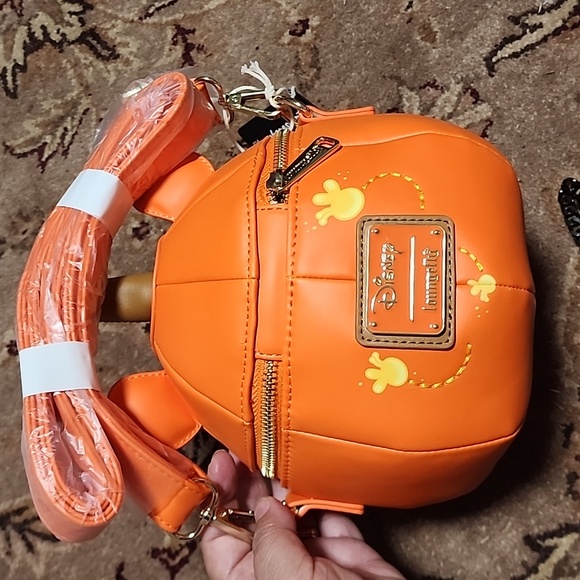 Loungefly Pooh Pumpkin - Picture 2 of 4